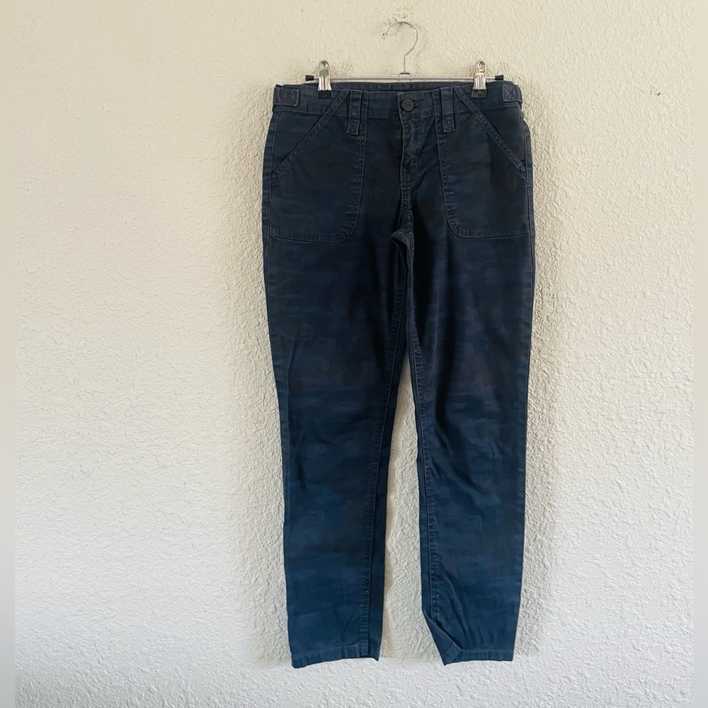 Sanctuary Skinny Cargo Pants in Blue Camo
